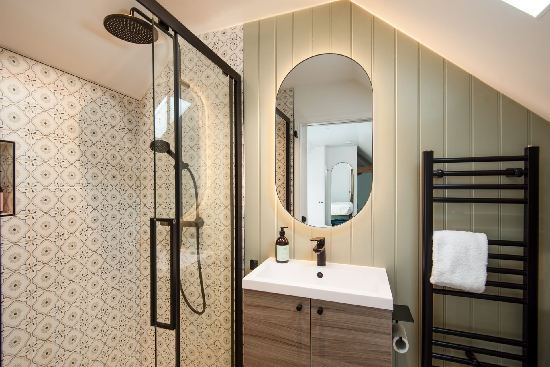 COPYRIGHT-TRACEY BLOXHAM